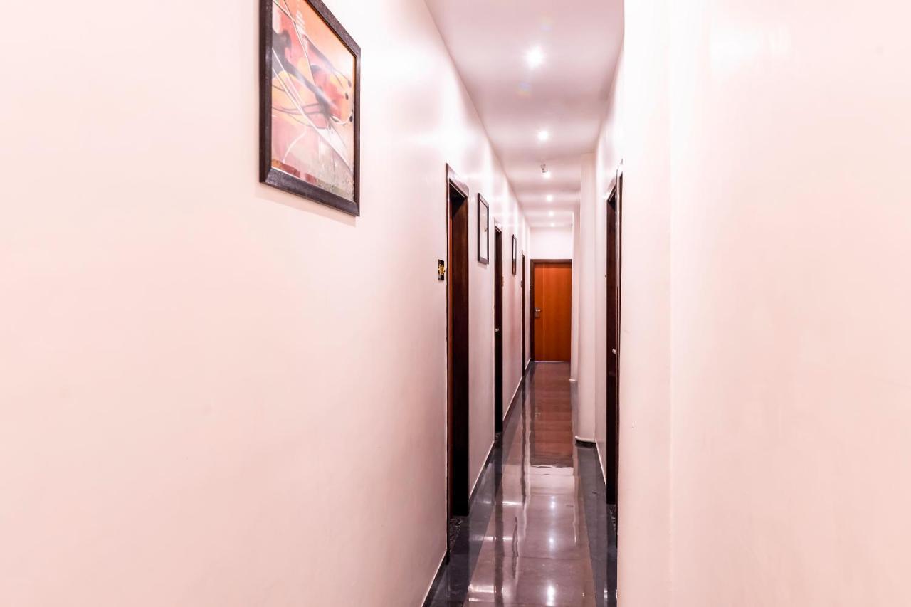 Hotel Sea Grand, Colaba Мумбаи Экстерьер фото