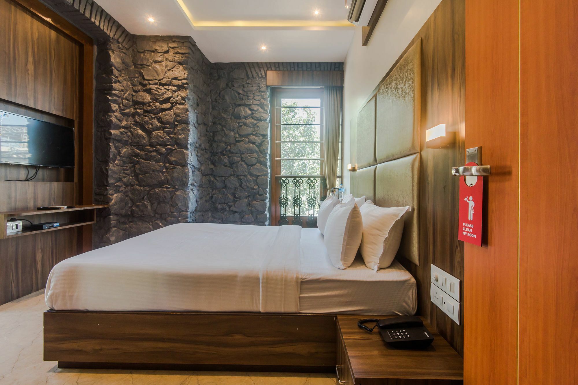 Hotel Sea Grand, Colaba Мумбаи Экстерьер фото